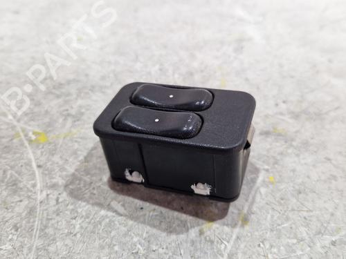 Used Left front window switch Left front window switch OPEL ASTRA G Hatchback (T98) [1998-2009] 33936769 33936769