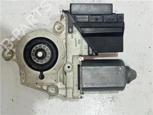 Rudehejsemotor forskærm højre SEAT CORDOBA (6L2) 1.6 16V (105 hp) 23912496