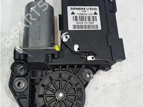 Rudehejsemotor bagstkærm højre AUDI A4 B7 (8EC) 2.0 TDI 16V (140 hp) 23912173