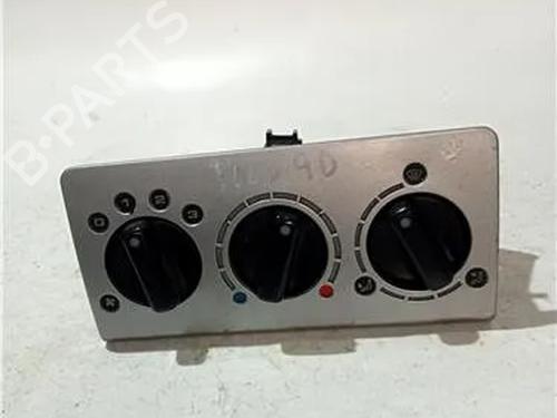 Used Climate control VW POLO Coupe (86C, 80) 1.0 Cat (45 hp) 23929363