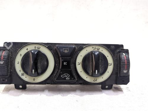 Used Climate control Climate control MERCEDES-BENZ SLK (R170) 230 Kompressor (170.447) (193 hp) 38873453 38873453