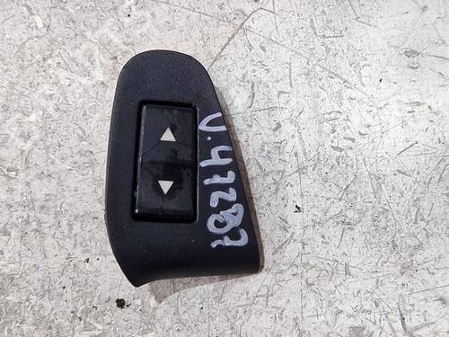 Used Right front window switch FIAT STILO (192_) 1.9 JTD (192_XE1A) (115 hp) 29885099