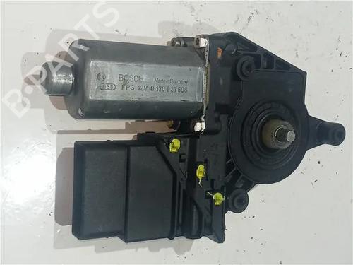 Rudehejsemotor bagstkærm højre VW GOLF IV (1J1) 1.4 16V (75 hp) 23912687
