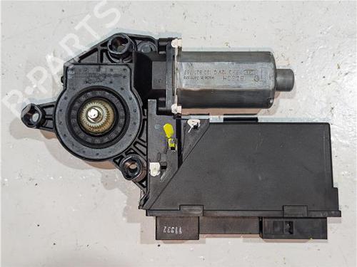 Used Left front window motor AUDI A4 B7 (8EC) 2.0 TDI 16V (140 hp) 23924351