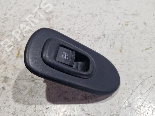 Mando elevalunas delantera derecho Mando elevalunas delantera derecho SEAT LEON (1M1) 1.9 TDI (110 hp) 36529384 36529384