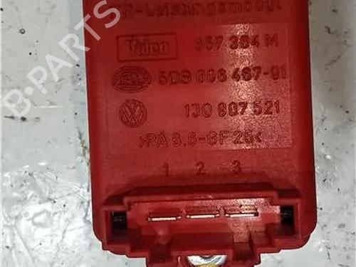 Used Heater resistor VW GOLF IV (1J1) 1.4 16V (75 hp) 23914367