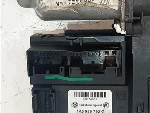 Right front window motor VW PASSAT B5.5 (3B3) 1.9 TDI | BP23911393E20 