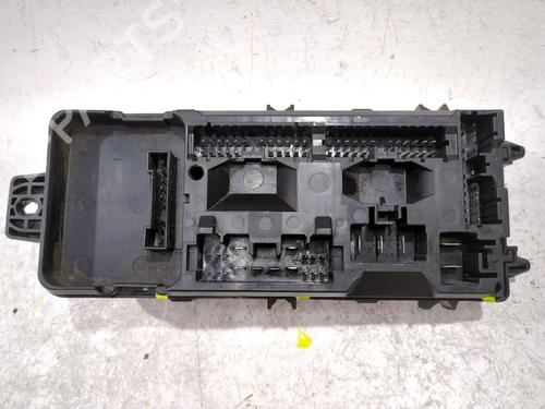 Used Fuse box VOLVO S40 I (644) 1.9 DI (115 hp) 29053621