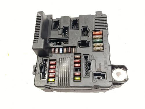 Used Fuse box Fuse box 39492953 39492953