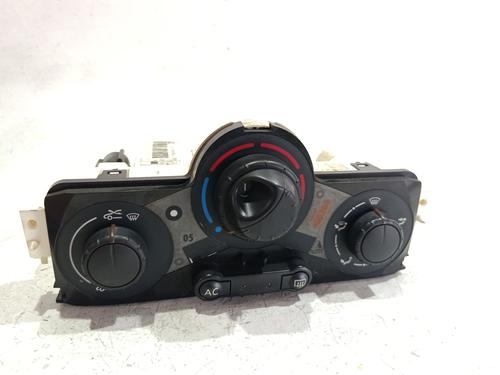Used Climate control Climate control RENAULT MEGANE II (BM0/1_, CM0/1_) 1.5 dCi (BM02, BM13, BM2A, CM02, CM13) (101 hp) 40260180 40260180