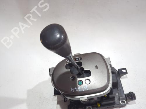 Used Gear lever TOYOTA YARIS (_P9_) 1.4 D-4D (NLP90_, NLP90R) (90 hp) 24977293