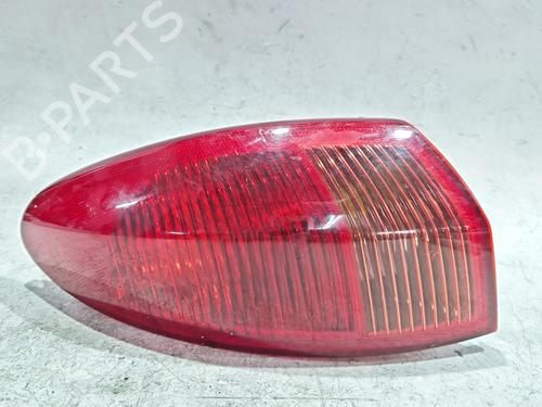 Achterlicht links ALFA ROMEO 147 (937_) 1.9 JTDM 8V (937.AXD1A, 937.AXU1A, 937.BXU1A) (120 hp) 30830409