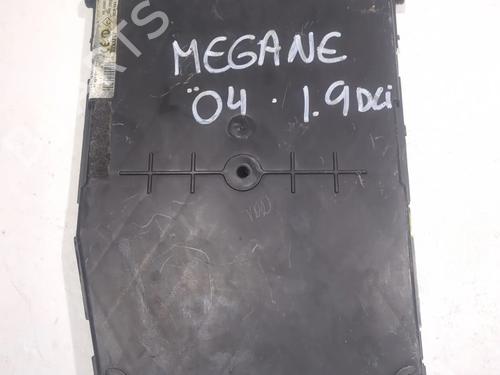 Zekeringkast RENAULT MEGANE III Coupe (DZ0/1_) 1.9 dCi (DZ0N, DZ0J, DZ1J, DZ1K) (131 hp) 24244021
