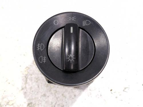 Used Headlight switch Headlight switch VW TRANSPORTER T5 Van (7HA, 7HH, 7EA, 7EH) 2.5 TDI (130 hp) 33303026 33303026