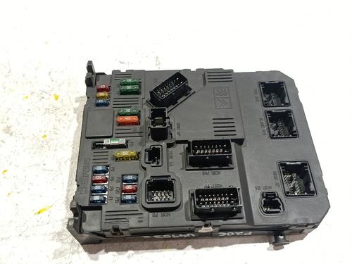 Used Fuse box Fuse box 39493221 39493221