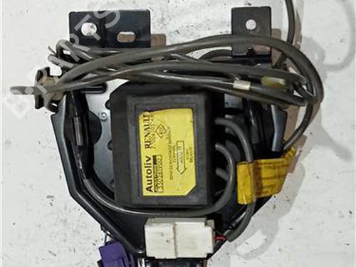 Airbag styreenhed RENAULT CLIO II (BB_, CB_) 1.5 dCi (B/CB08) (82 hp) 23907885