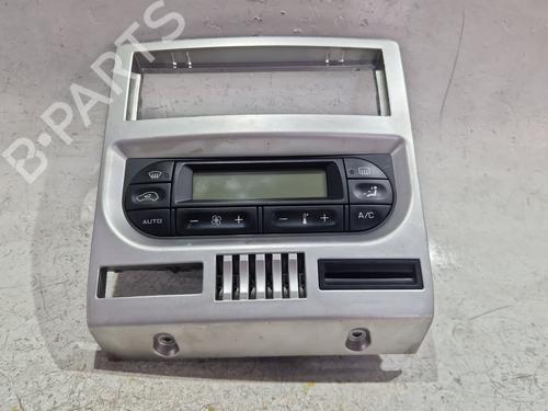 climate-control-peugeot-1007-km_-2005-34123685 main image