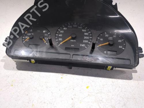 Kombinert Instrument MERCEDES-BENZ M-CLASS (W163) ML 270 CDI (163.113) (163 hp) 23902806