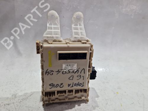 Used Fuse box Fuse box TOYOTA COROLLA Verso (ZER_, ZZE12_, R1_) 2.0 D-4D (CUR10_, CUR10R) (116 hp) 36017393 36017393