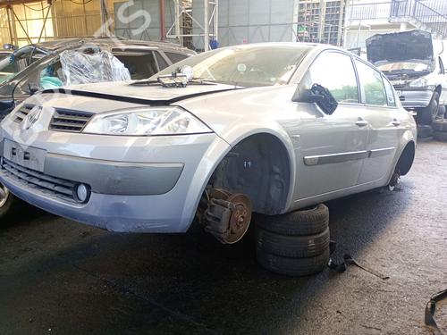 Gebruikte RENAULT MEGANE II Saloon (LM0/1_) 1.9 dCi (LM0G, LM1G, LM2C) (120 hp) 3384466 Onderdelen