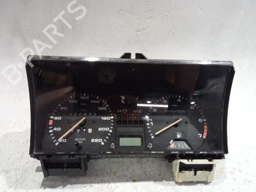 Compteur de vitesse Compteur de vitesse VW PASSAT B2 Saloon (32B) 1.8 (90 hp) 36519796 36519796