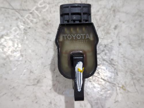 Used Ignition coil TOYOTA AVENSIS Liftback (_T22_) 2.0 i (ST220_, ST220R) (128 hp) 26673387