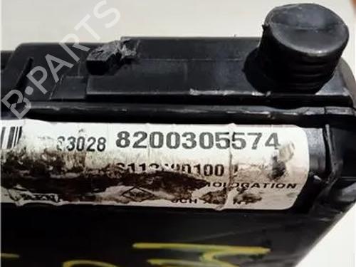 Fuse box RENAULT MEGANE II Saloon (LM0/1_) 1.5 dCi (LM1E) | BP23923087E1 - Image 3