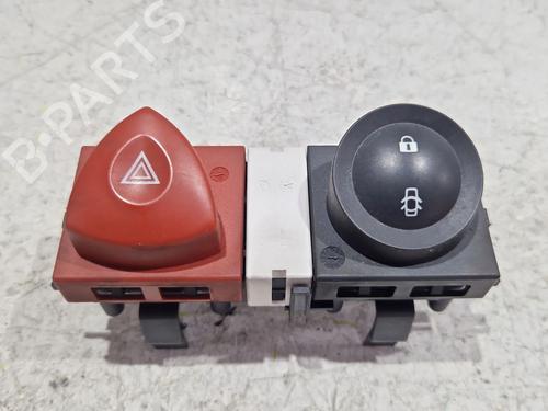 Used Warning switch RENAULT MEGANE II (BM0/1_, CM0/1_) [2001-2012]  30383177