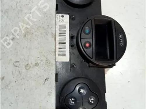 Used Climate control RENAULT MEGANE III Hatchback (BZ0/1_, B3_) 1.5 dCi (86 hp) 23930091