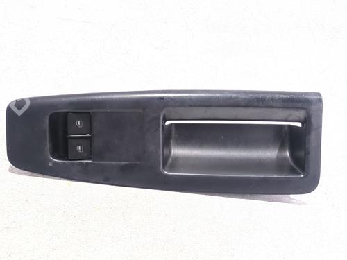 left-front-window-switch-vw-polo-iv-9n_-9a_-2001-2002-2003-2004-2005-2006-2007-2008-2009-2010-2011-2012-2013-2014-32163542 main image