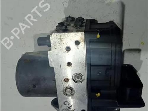 Used ABS pump MERCEDES-BENZ VITO Bus (W638) 110 TD 2.3 (638.174) (98 hp) 25616985
