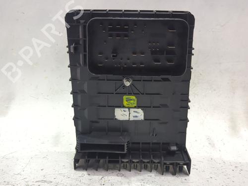 fuse-box-audi-a3-sportback-8pa-2004-2005-2006-2007-2008-2009-2010-2011-2012-2013-2014-2015-39028211 main image