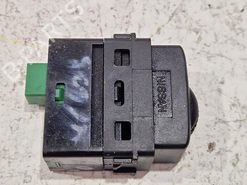 Headlight adjuster motor NISSAN PATHFINDER III (R51) 2.5 dCi 4WD | BP30410961E19