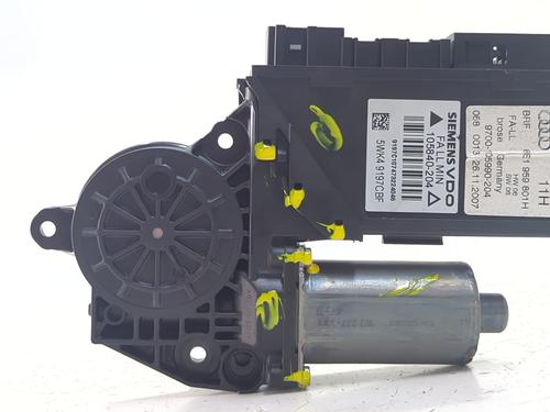 Left front window motor AUDI A4 B7 (8EC) 2.0 TDI 16V | BP39098774E21 - Image 2