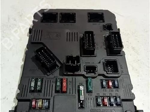 Used Fuse box PEUGEOT 206 Hatchback (2A/C) 1.6 16V (107 hp) 23928999