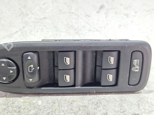 Raamschakelaar links voor CITROËN C5 III (RD_) 2.0 HDi 150 / BlueHDi 150 (RDRHEA, RDRHE8, RDAHRM,... (150 hp) 30721261