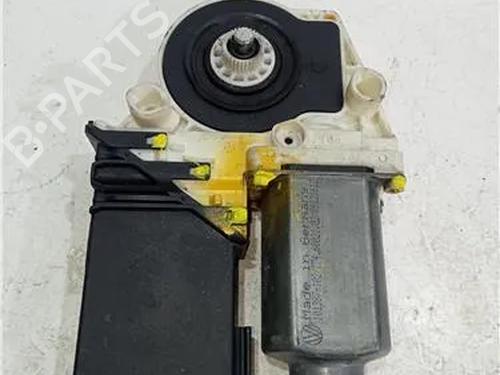 Vindusheismotor venstre foran VW GOLF IV (1J1) 1.4 16V (75 hp) 23912187