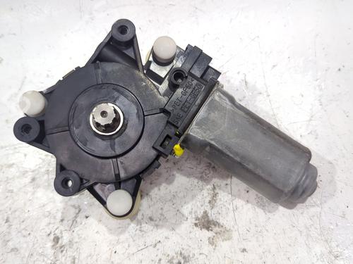 right-front-window-motor-chrysler-voyager-iv-rg-rs-1999-2000-2001-2002-2003-2004-2005-2006-2007-2008-36765934 main image