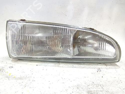 Used Right headlight HYUNDAI H100 Van 2.5 D (78 hp) 28579850
