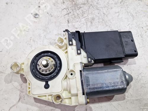 Right front window motor SEAT LEON (1M1) 1.6 16 V | BP29525646E20 