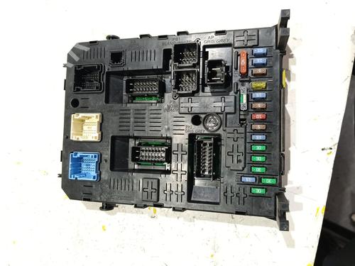 Used Fuse box Fuse box 39493280 39493280