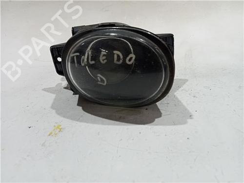 Used Right front fog light SEAT TOLEDO III (5P2) 2.0 TDI 16V (140 hp) 23920446