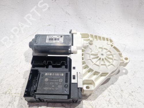 Vindusheismotor høyre foran SEAT LEON (1P1) 1.9 TDI (105 hp) 30000812