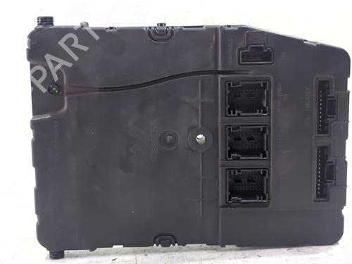 Used Fuse box Fuse box 38873246 38873246