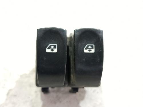 Used Left front window switch Left front window switch RENAULT LAGUNA II (BG0/1_) 1.9 dCi (107 hp) 40260094 40260094