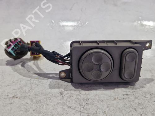 Used Switch Switch AUDI A8 D2 (4D2, 4D8) 3.3 TDI quattro (224 hp) 33615767 33615767