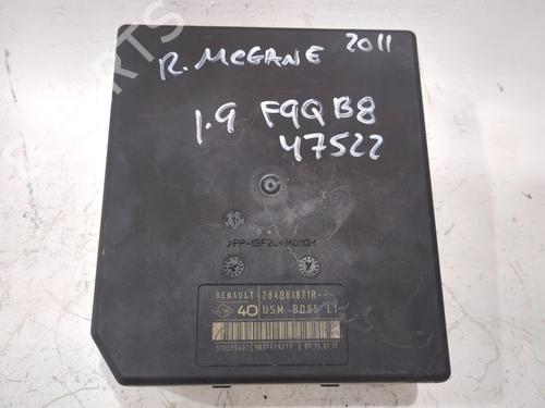 Used Fuse box RENAULT MEGANE III Hatchback (BZ0/1_, B3_) 1.9 dCi (BZ0N, BZ0J) (131 hp) 28690068