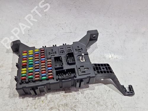 Sikringsdåse JAGUAR X-TYPE I (X400) 2.5 V6 All-wheel Drive (196 hp) 30962345