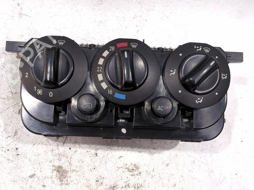 Used Climate control Climate control MERCEDES-BENZ A-CLASS (W168) A 170 CDI (168.009, 168.109) (95 hp) 34624272 34624272
