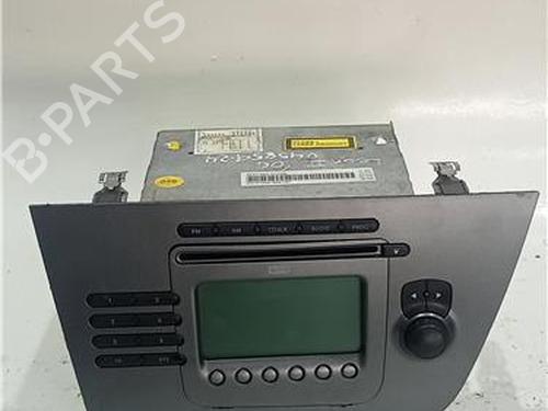 Used Radio SEAT LEON (1P1) 1.9 TDI (105 hp) 23922768